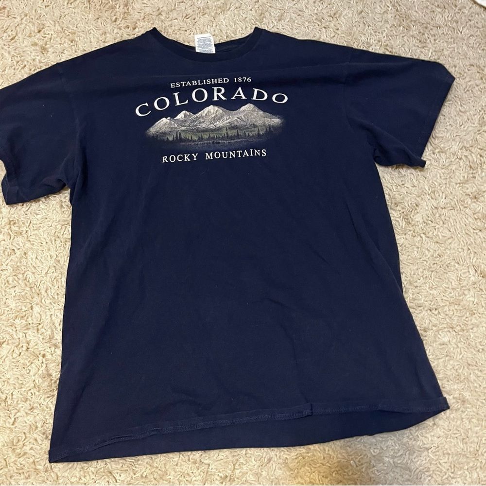Colorado Rocky Mountains Delta Pro Weight Mens Size Large Blue Cotton T-Shirt